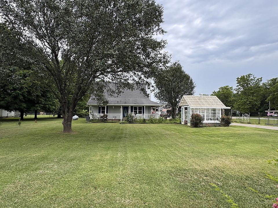 1st image of 4121 Halls Hill Pike