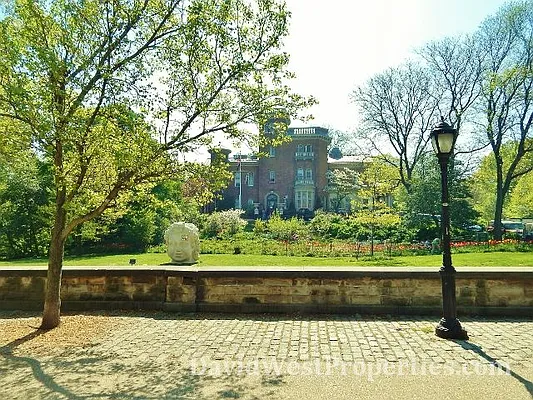 Sold by DavidWest Properties | media 9