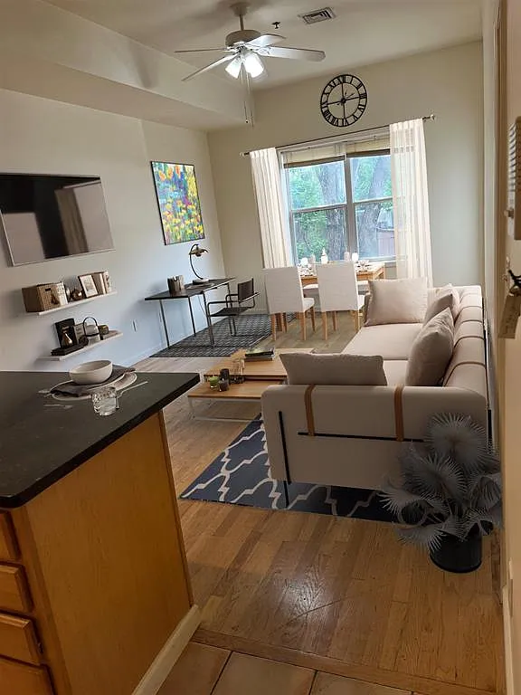 No Broker Fee-Hoboken. Large Modern 1br/1bath Apartment W/Private Balcony & Shared Yard 5 Blocks ... — Photo 1
