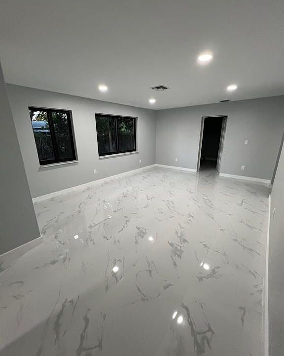 1st image of 285 NE 43rd St #285