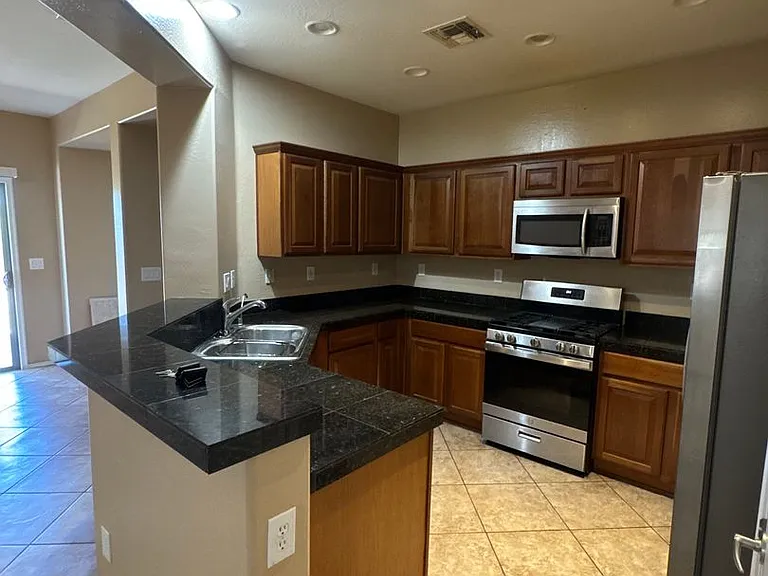 39208 N Parker Ln — Photo 17