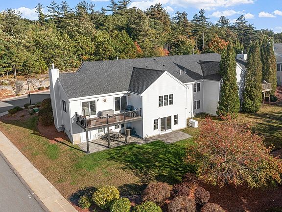 3rd image of 41 Oak Leaf Rd