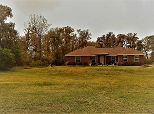 130 Pin Oak Dr, Angleton, TX 77515