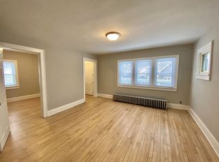 1609 E Webster Pl APT 3, Milwaukee, WI 53211