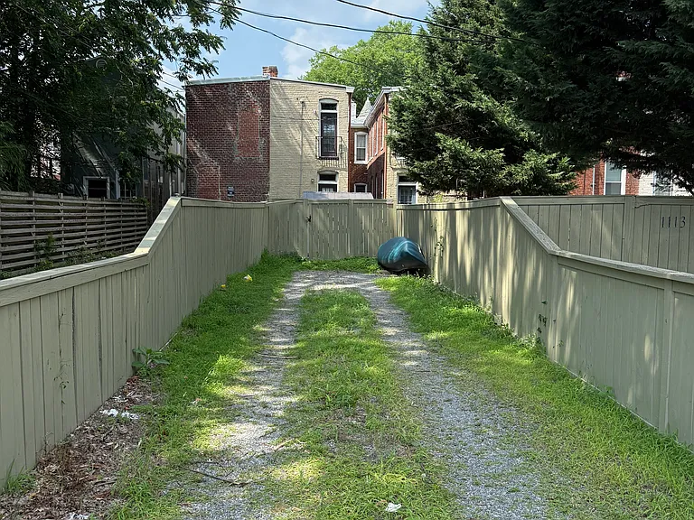 1115 Floyd Ave — Photo 59