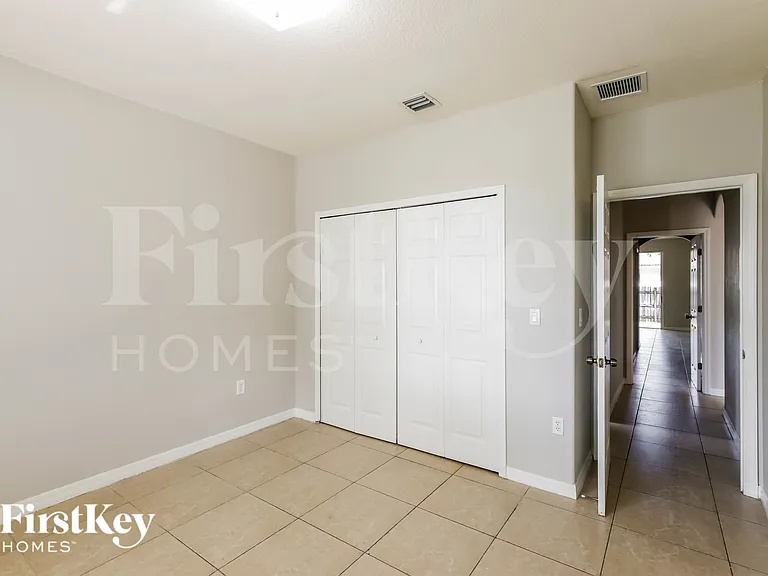 1009 NE 16th Ave — Photo 10