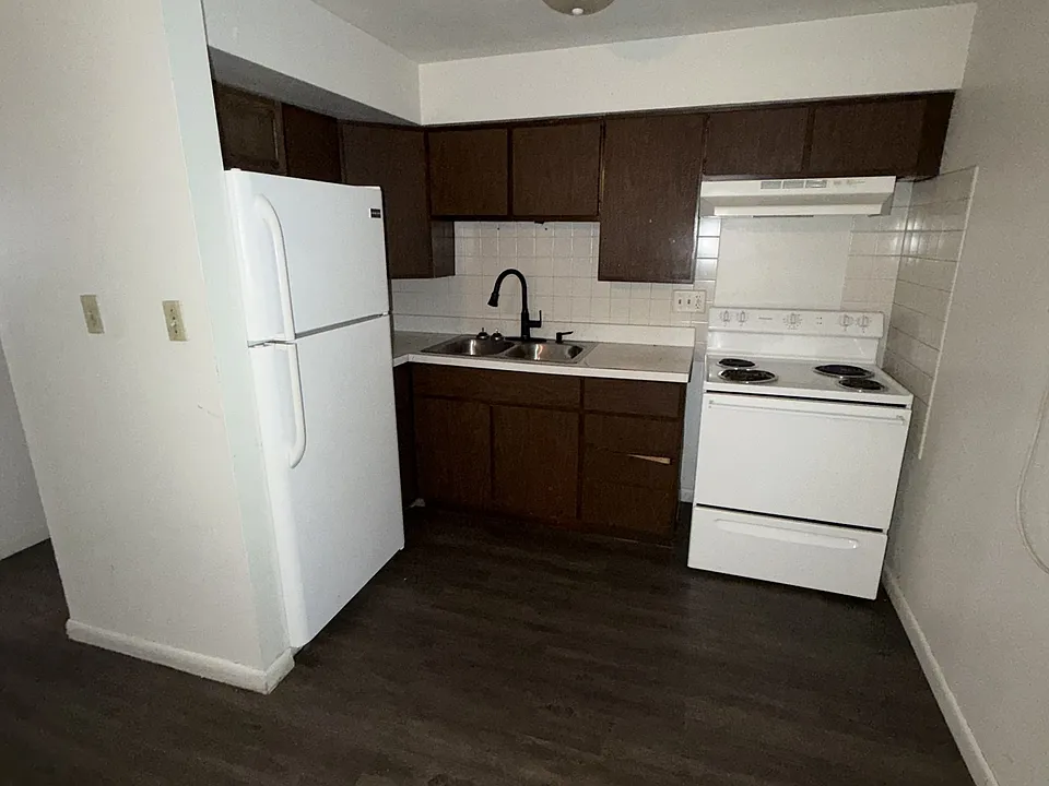 525 W Cook St #7