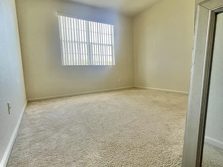 2370 Hinsdale Dr — Photo 28