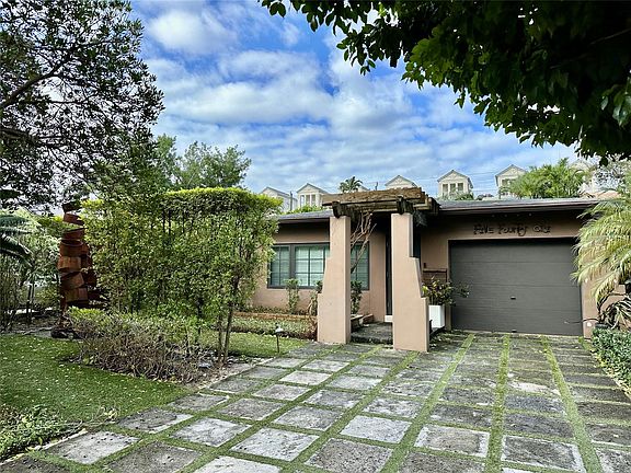 2nd image of 541 NE 8th Avenue