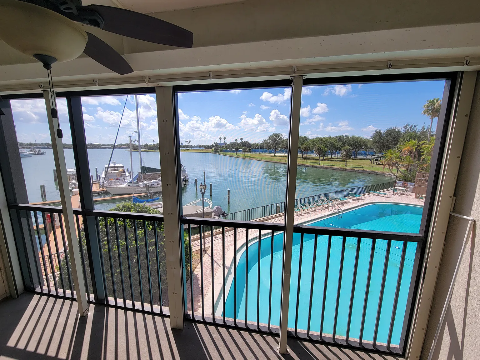 2 bed, 1100 sqft, $2,300 — Photo 2