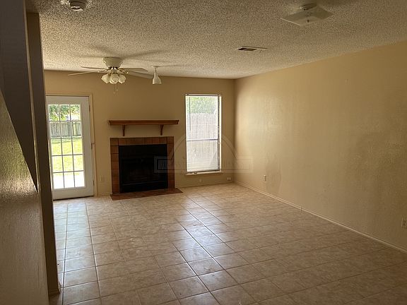 2nd image of 4502 Lago Cir #A