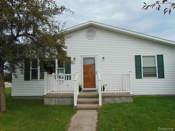 305 State St SW, Oscoda, MI 48750