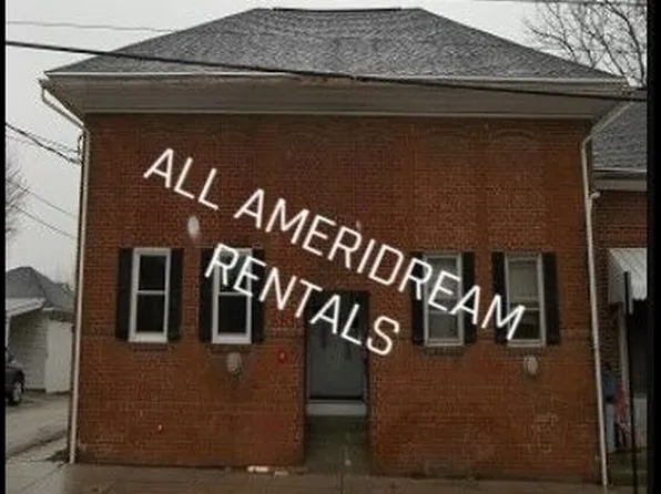 15 Center St APT 3, Hanover, PA 17331