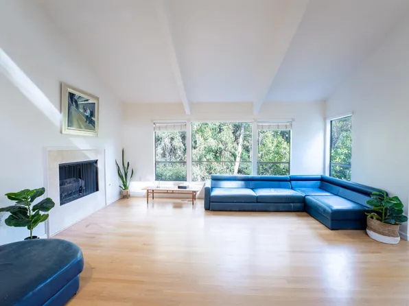 6401 Zinn Dr, Oakland, CA 94611