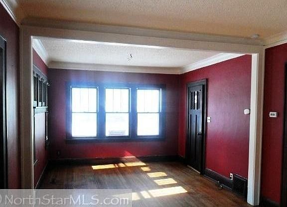 3rd image of 1376 Snelling Ave N