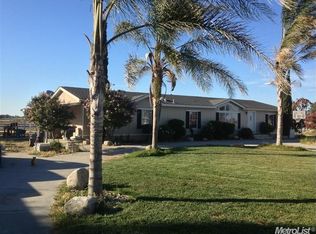 2811 E Old Las Palmas Ave, Patterson, CA 95363