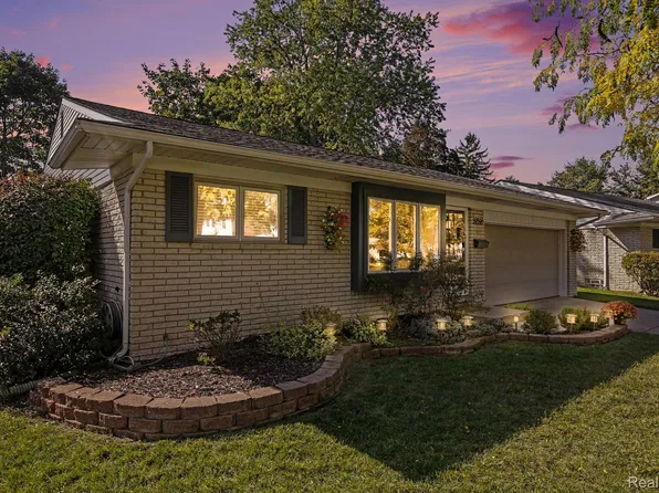 39591 Birchwood Dr, Plymouth, MI 48170