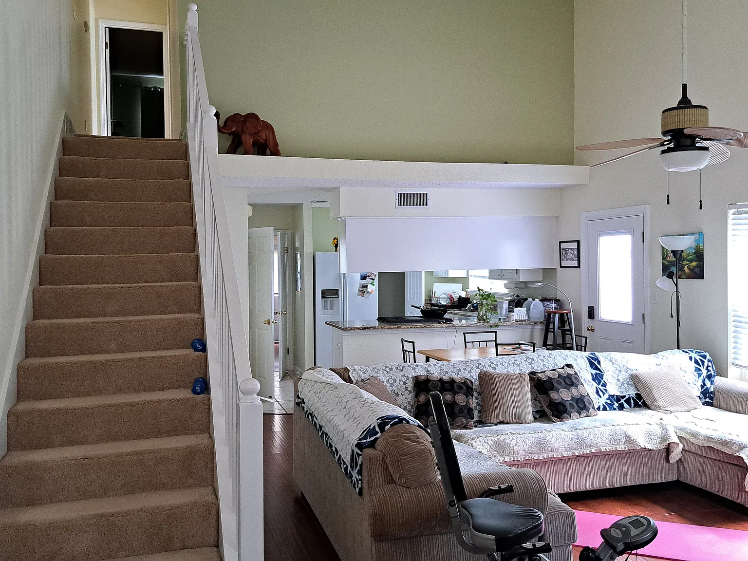 3 bed, 1309 sqft, $1,700 — Photo 2