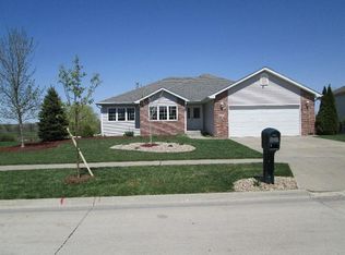 3440 Prairieview Dr, Lincoln, NE 68504