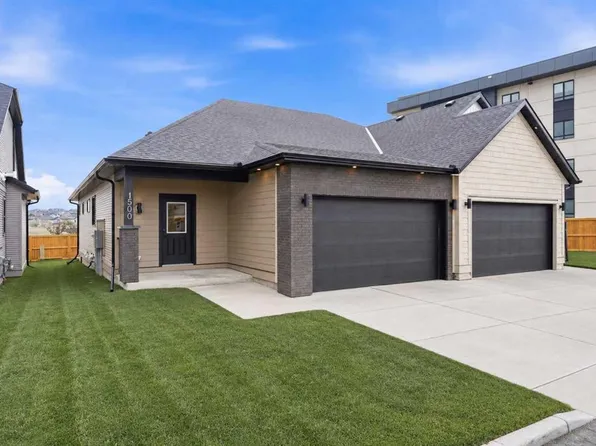 15 E Coopersfield Link #1500, Airdrie, AB T4B 5P5