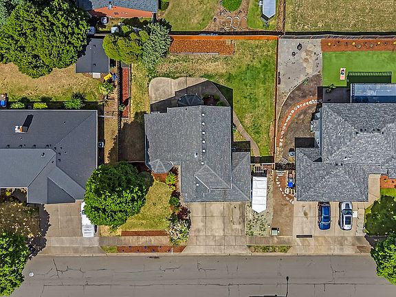 5th image of 18928 Highland Dr