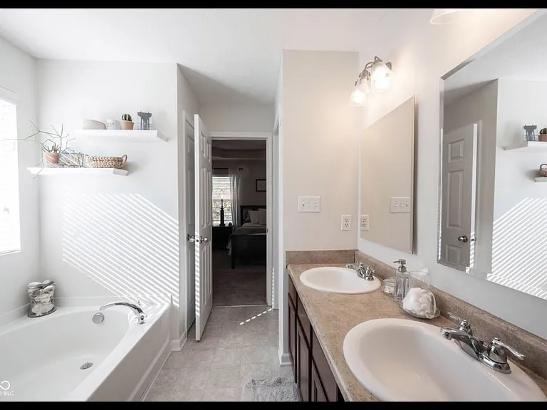 18911 Big Circle Dr — Photo 10
