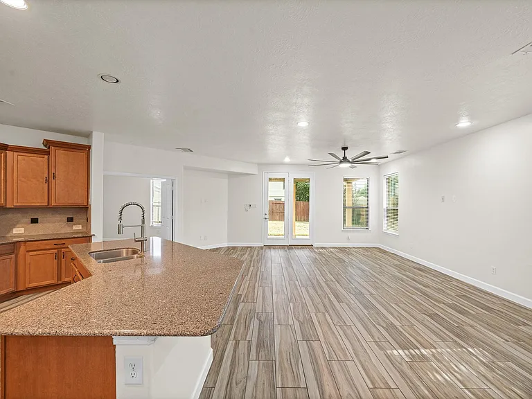 15623 Harris Canyon Ln — Photo 8