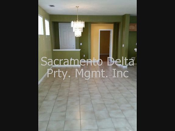 5th image of 2954 Holdrege Way