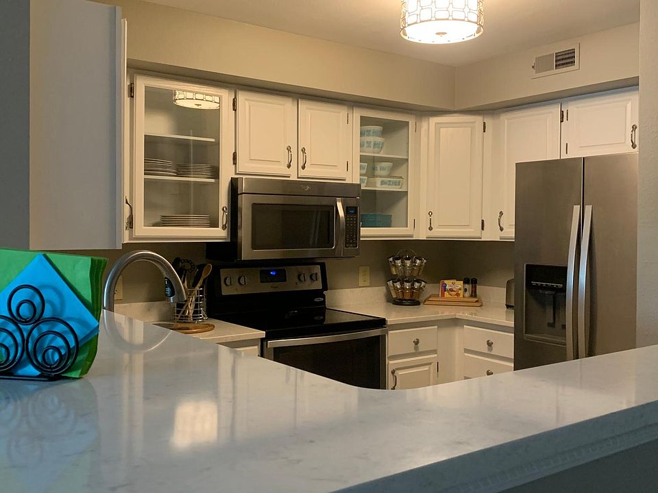 Fully furnished kitchen