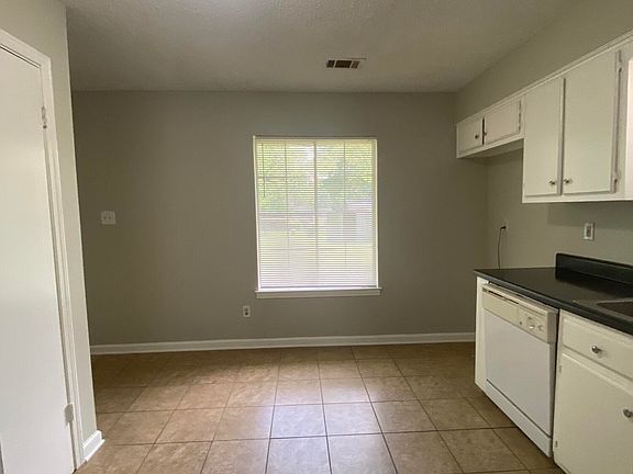 3rd image of 3515 Carroll Dr