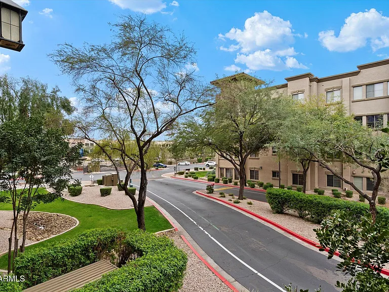 5450 E Deer Valley Dr #2008 — Photo 1