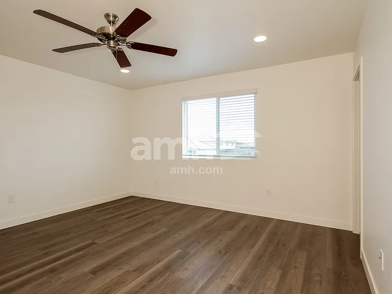 12631 W Flynn Ln — Photo 8