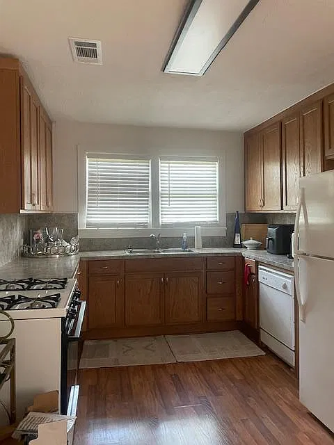 2 bed, 1200 sqft, $1,675 — Photo 4