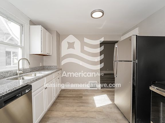 1945053_005_kitchen_13708435.jpg