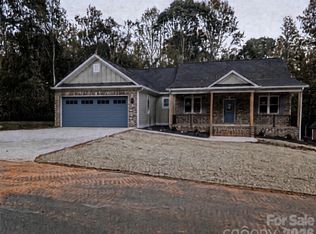 1895 Knolls Dr, Newton, NC 28658