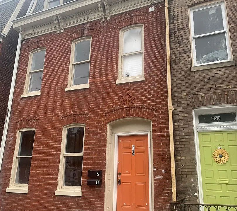 260 E King St #2
