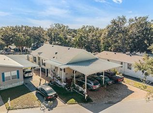 3724 Winward Lakes Dr, Tampa, FL 33611