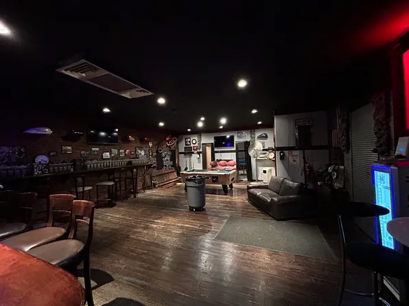 4424 Third Avenue image 15 of 33