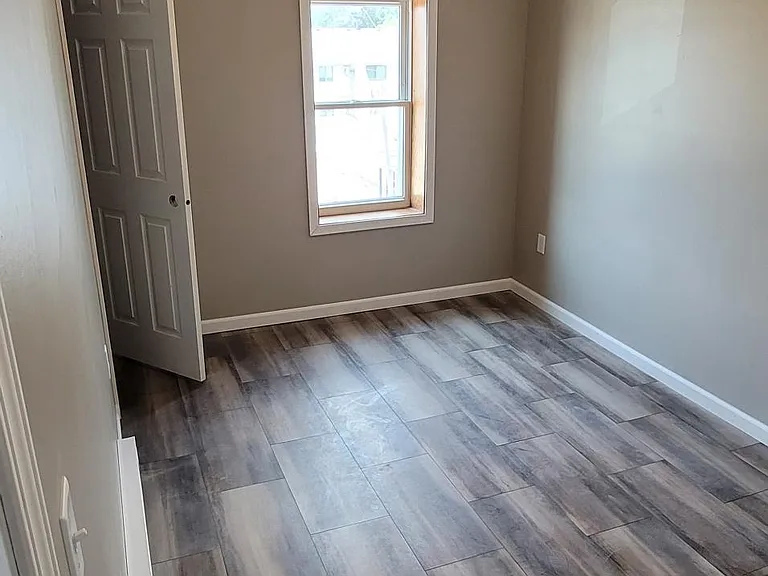 129 Main St S #2 — Photo 6