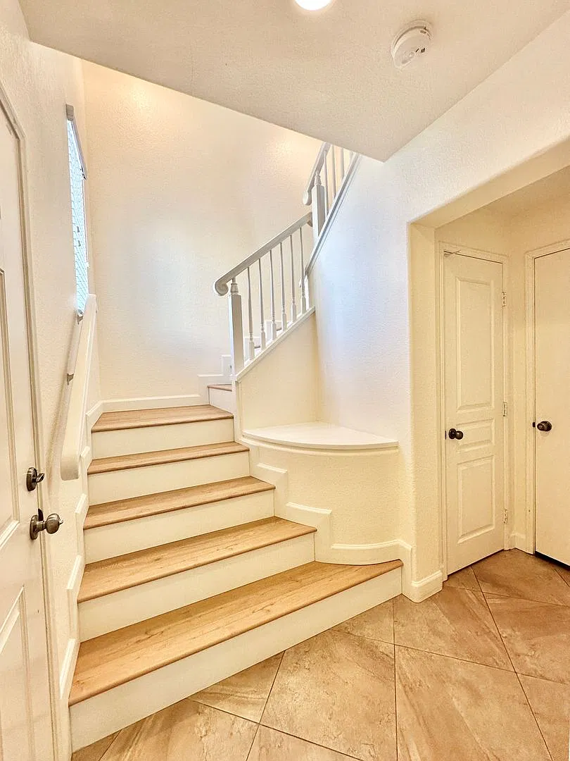 Beautiful Townhome Unit in the Private and Gated Coronado Rancho Community of San Marcos! — Photo 4