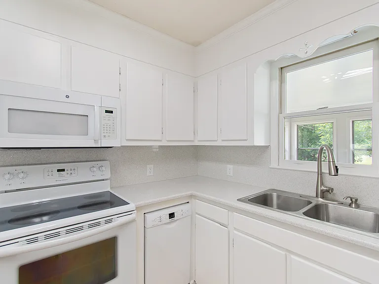 1255 Southport Supply Rd SE — Photo 19