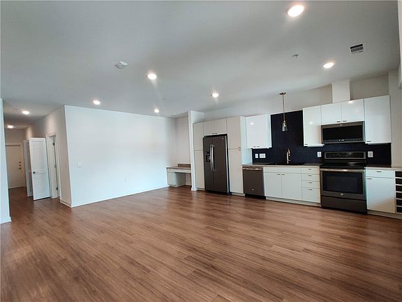 4th image of 4361 S Congress Ave Unit 212