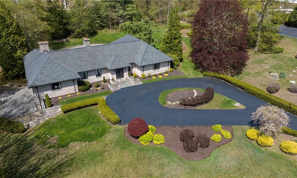 1st image of 136 White Birch Cir