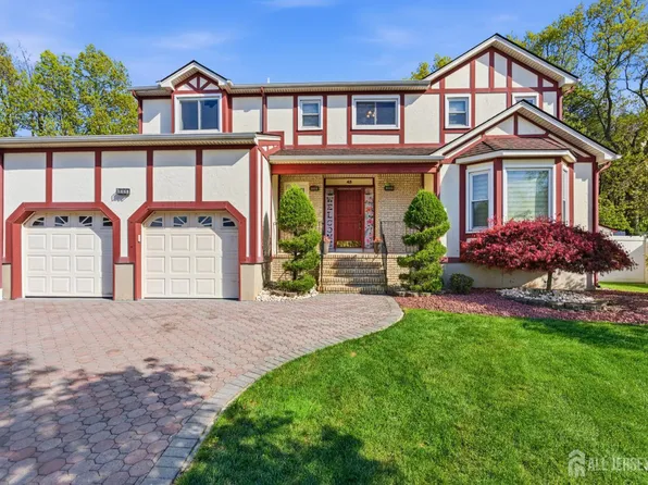 43 Scarlet Dr, Parlin, NJ 08859