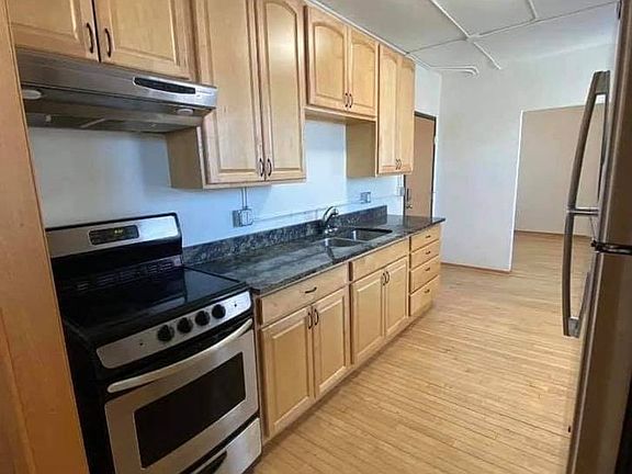 4th image of 409 N Broadway APT 23