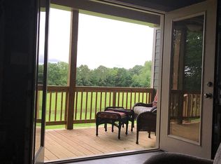 1044 Myatt Loop Rd, Burns, TN 37029