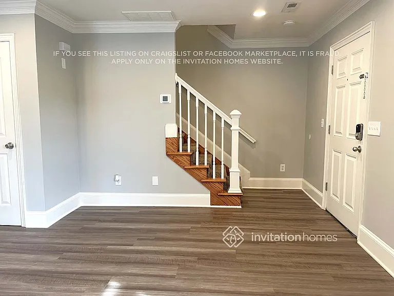 4702 Sedgelane Dr — Photo 2