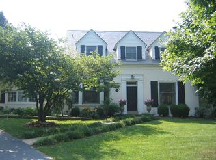 11 Ridgetop Dr, Saint Louis, MO 63117