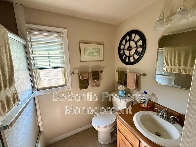 7408 Yale Ave #B — Photo 11