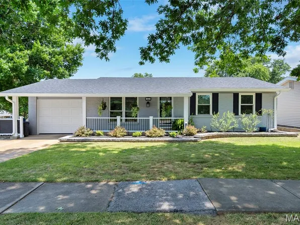 322 New Ballwin Rd, Ballwin, MO 63021